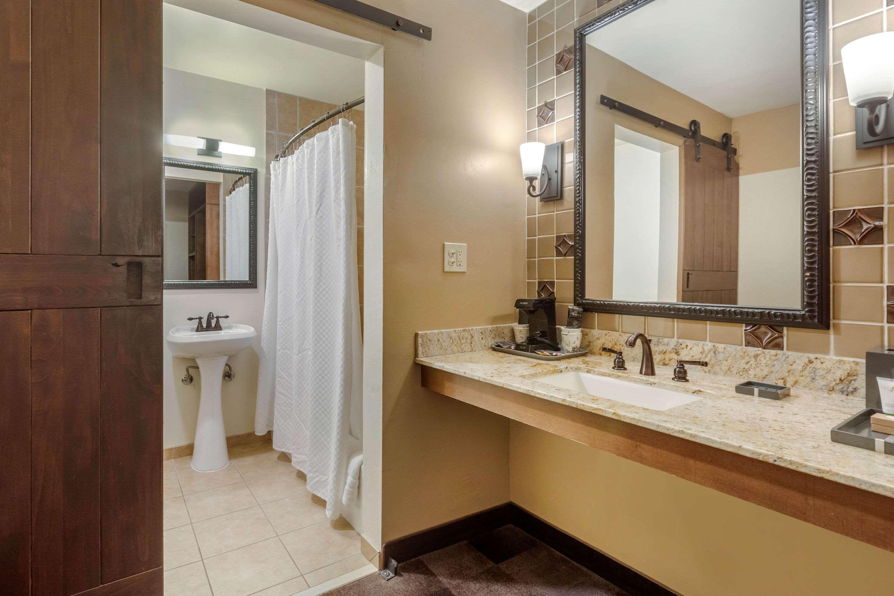 Carlton Oaks Lodge, Ascend Hotel Collection Санти Экстерьер фото