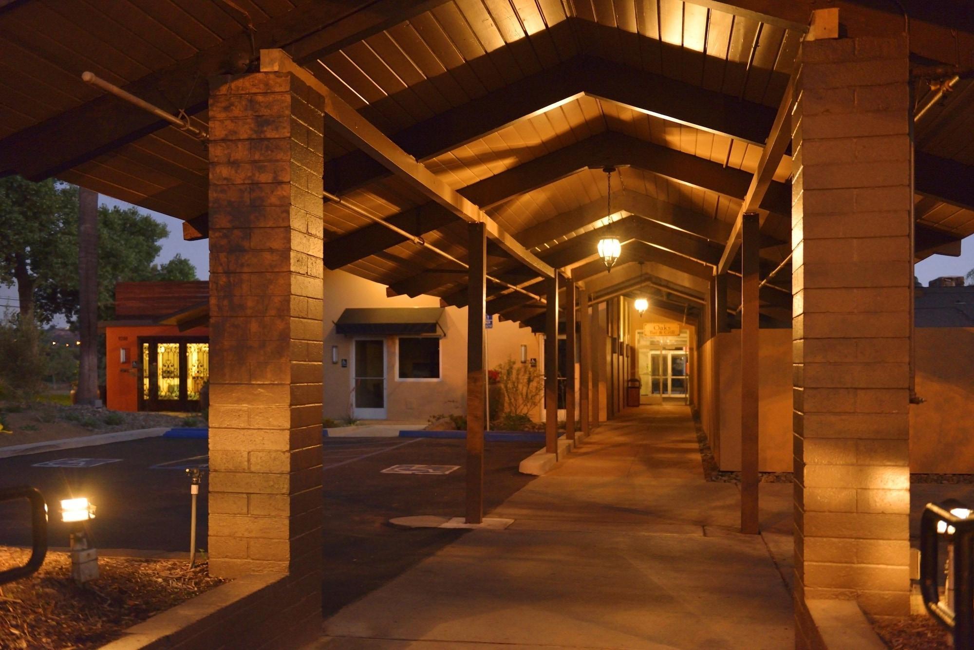 Carlton Oaks Lodge, Ascend Hotel Collection Санти Экстерьер фото