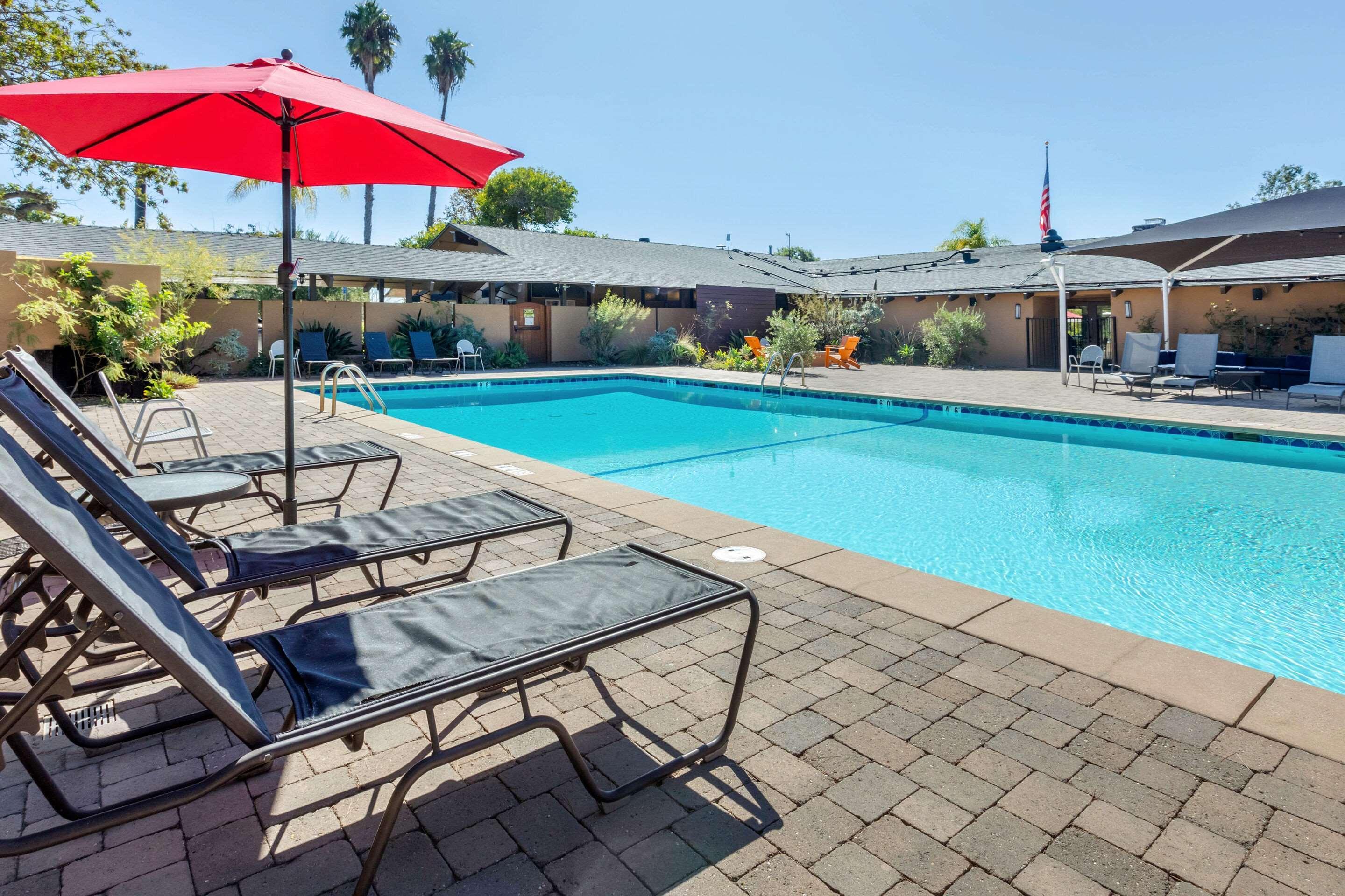 Carlton Oaks Lodge, Ascend Hotel Collection Санти Экстерьер фото