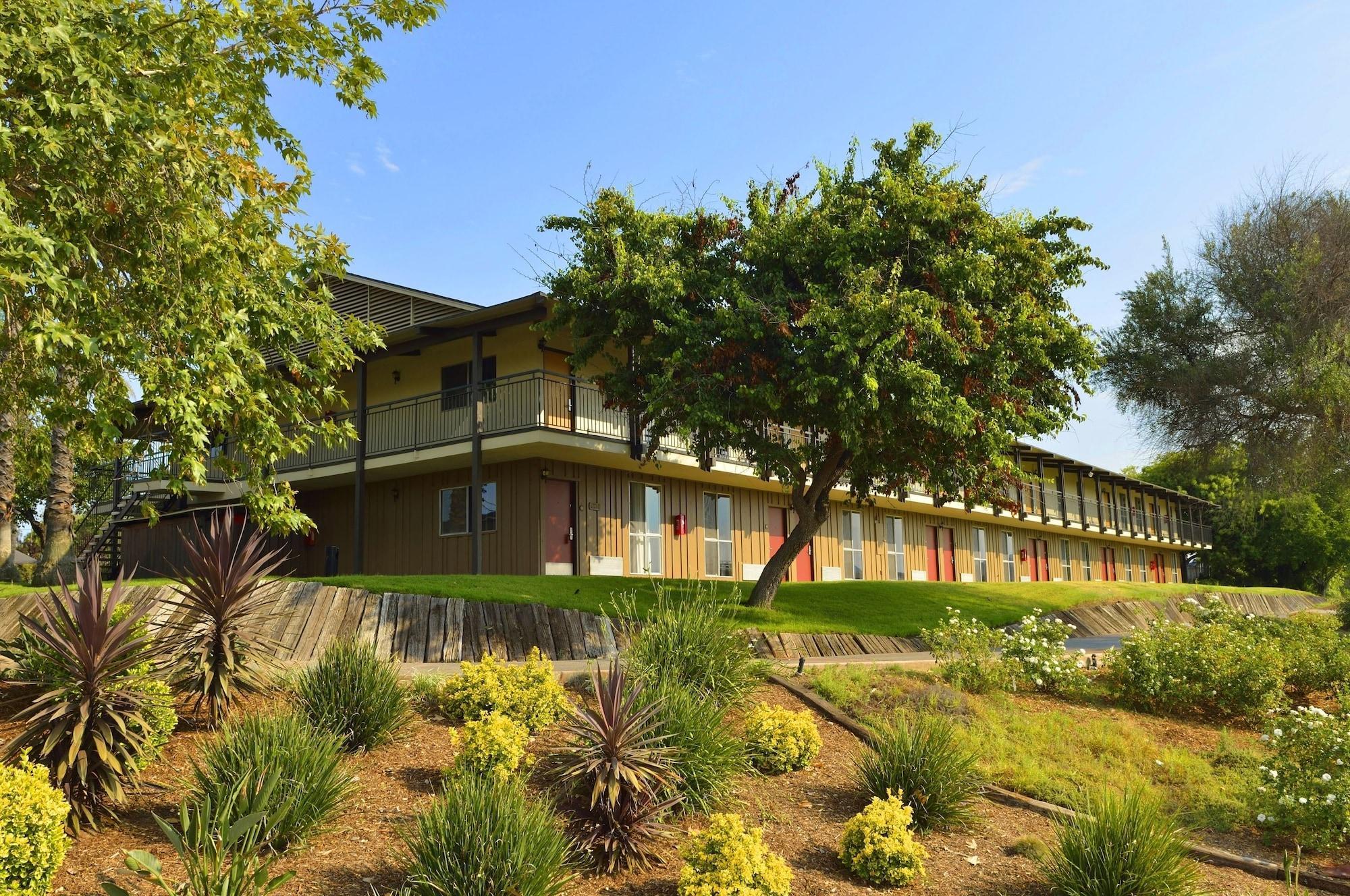 Carlton Oaks Lodge, Ascend Hotel Collection Санти Экстерьер фото