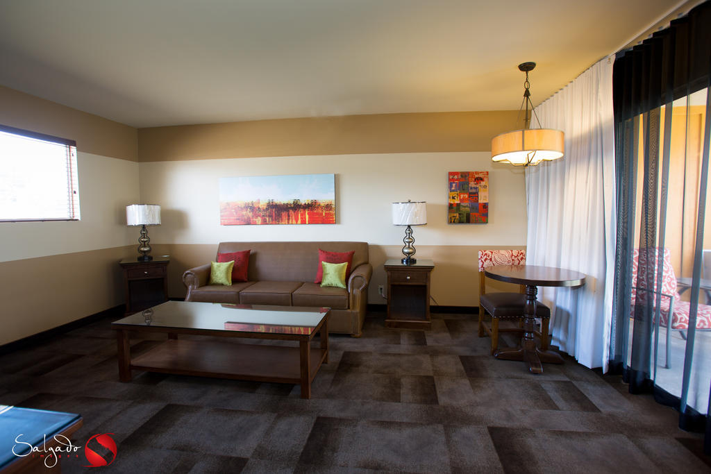 Carlton Oaks Lodge, Ascend Hotel Collection Санти Экстерьер фото